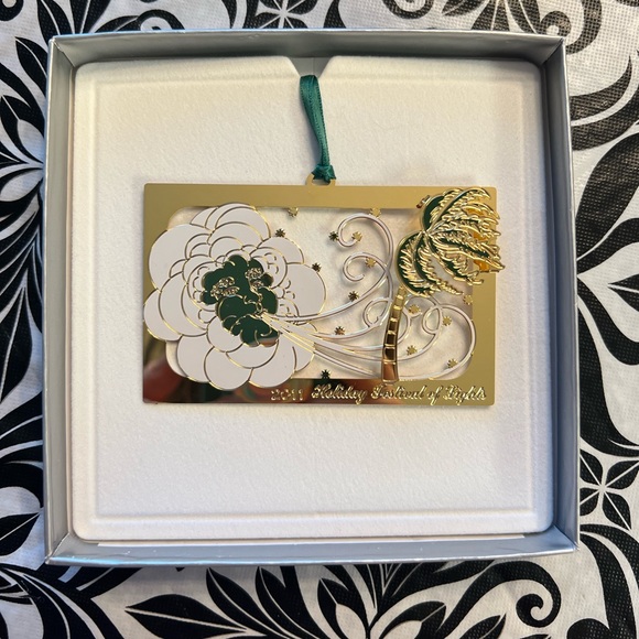 2011 Holiday Festival of Lights ornament - Picture 1 of 4